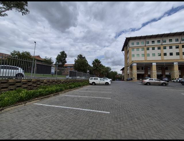 79M² RETAIL TO LET IN SUNNINGHILL